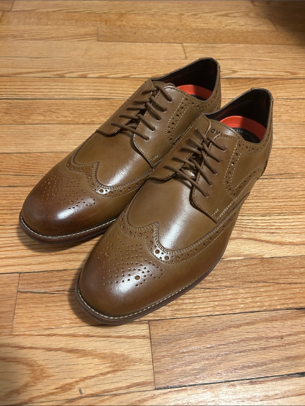 NWT-Rockport Men's Tan Leather Wingtip Oxfords, 10W